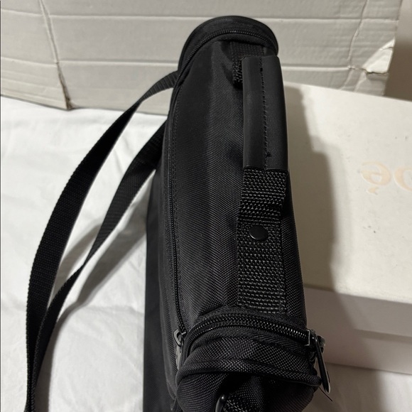 Briggs & Riley nylon messenger bag with multiple pockets for organizing. NWOT main image 1